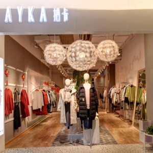 拾卡服装VR线上实体店